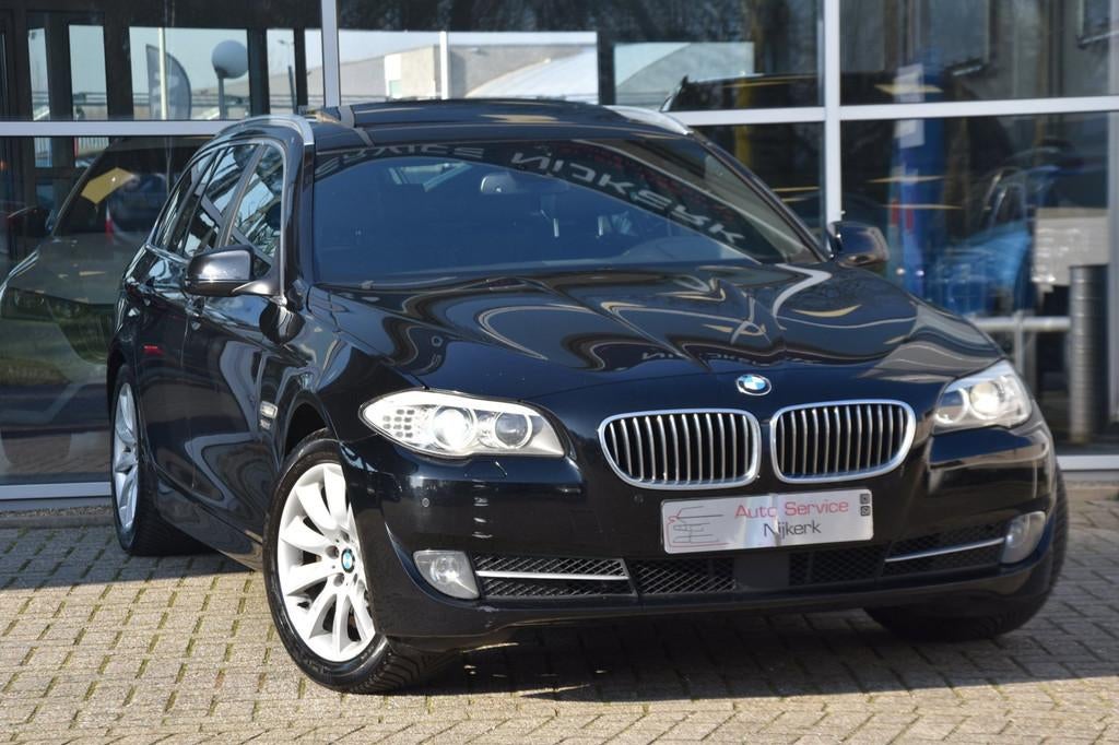 BMW 5-serie Touring 530xd Airco Nav. Leder Pano. dak Pdc Tre, Automaat, Euro 5, Gebruikt, Zwart