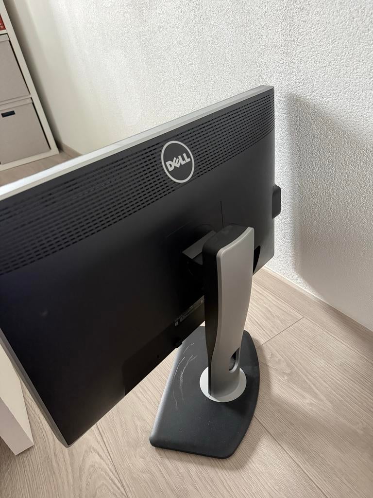 Dell Monitor, Computers en Software, Monitoren, Ophalen of Verzenden, Gebruikt, Kantelbaar