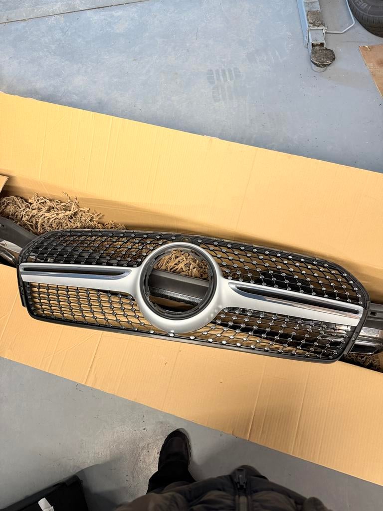 Originele Mercedes Grill GLE V167 2022, Auto-onderdelen, Carrosserie en Plaatwerk, Gebruikt, Voor, Mercedes-Benz, Ophalen of Verzenden
