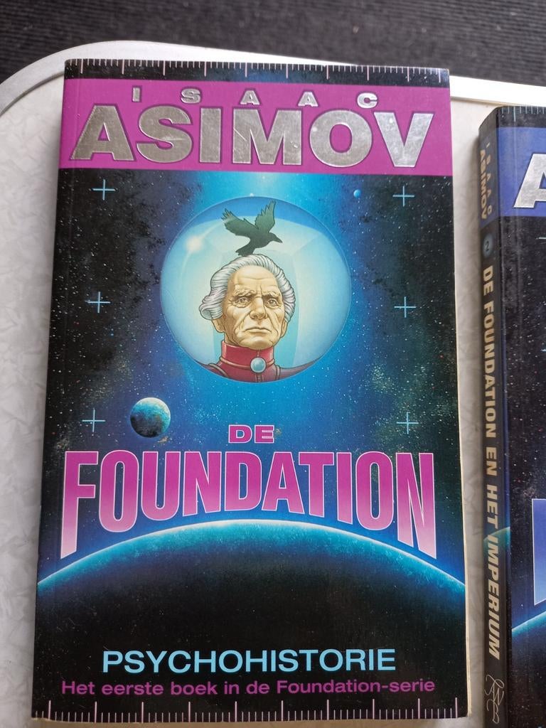 De foundation: Isaacs asimov, Boeken, Science fiction, Gelezen, Ophalen of Verzenden