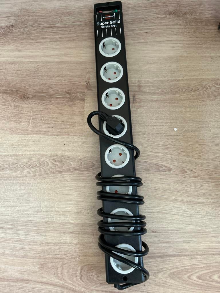 Stekkerdoos met overspanningsbeveiliging, Ophalen of Verzenden, Zo goed als nieuw, Kabel of Snoer