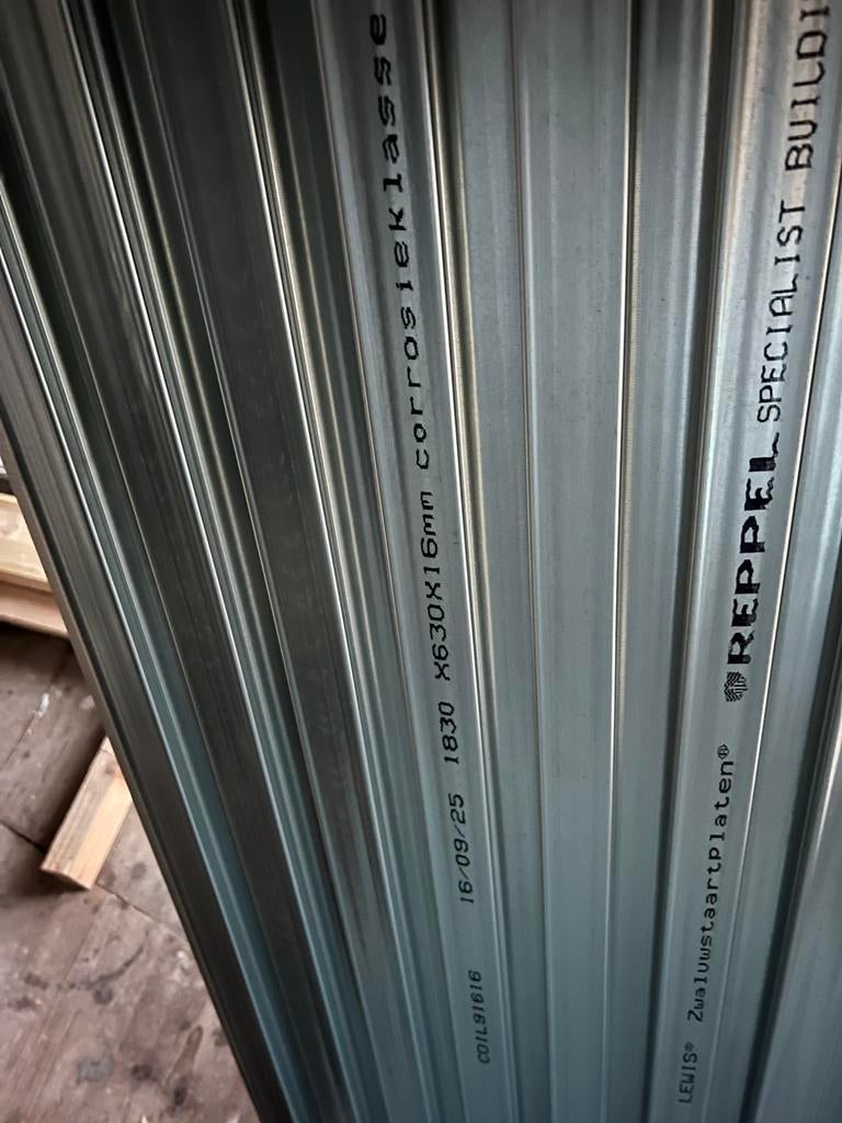 3 Lewis zwaluwstaartplaten, Doe-het-zelf en Verbouw, Platen en Panelen, Ophalen, Gebruikt, Overige materialen, Minder dan 20 mm