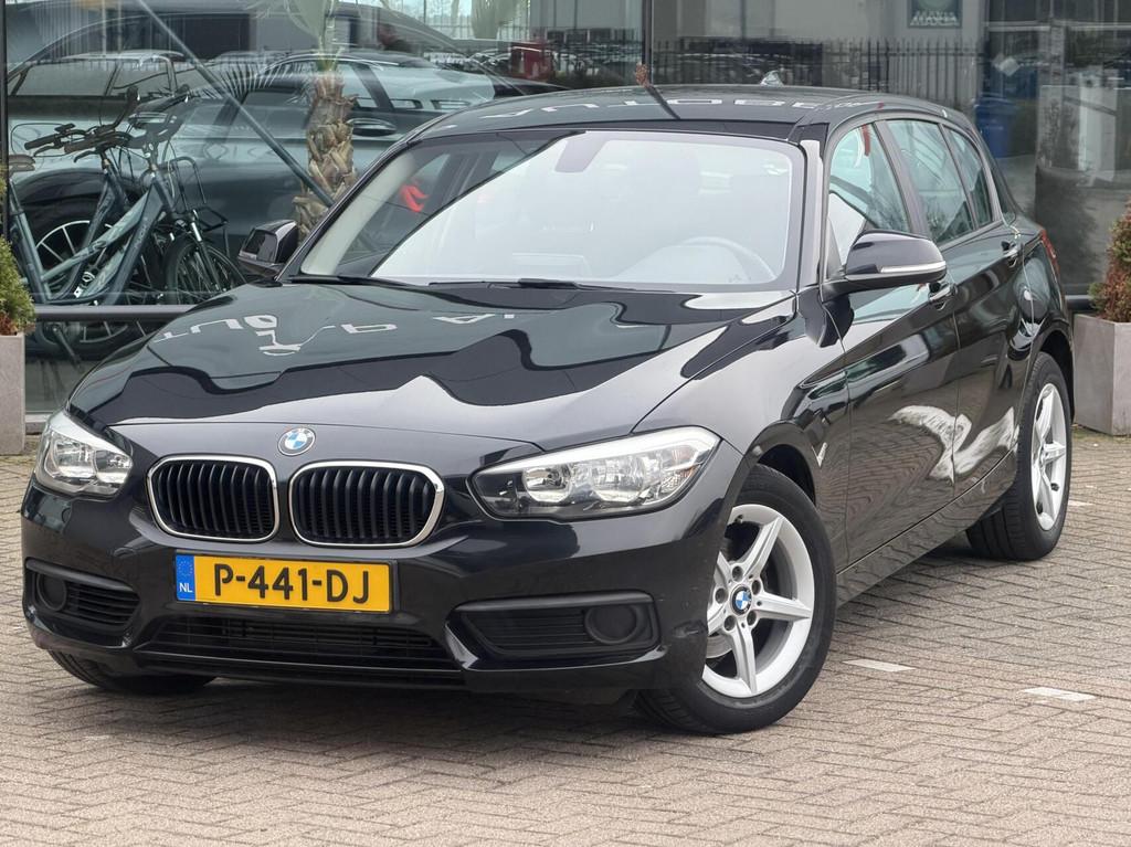 BMW 1-serie 116i Corporate Lease Executive Airco Cruise NAV, Lichtsensor, 4 stoelen, Zwart, 3 cilinders