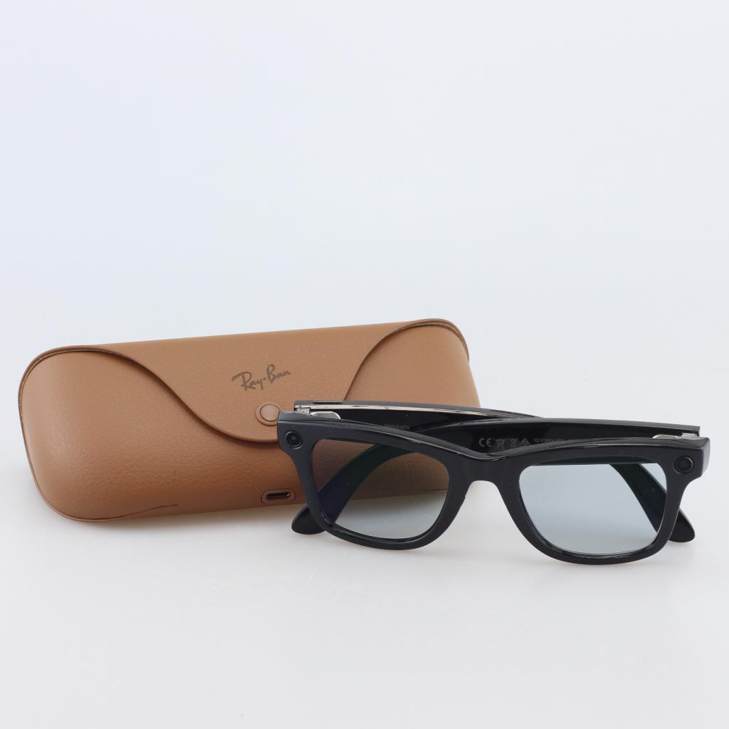 Ray-Ban Meta Wayfarer Gen 2 Glossy Transitions + Extra glas, Ray-Ban, Zo goed als nieuw, Support@rayban.com, Luxottica Group, 2 Via S. Marco
Milan 20121
Italy