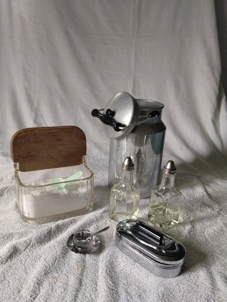Vintage Keuken Set: Zoutvoorraadbak, Melkbus, Zoutvaatje, Ophalen of Verzenden