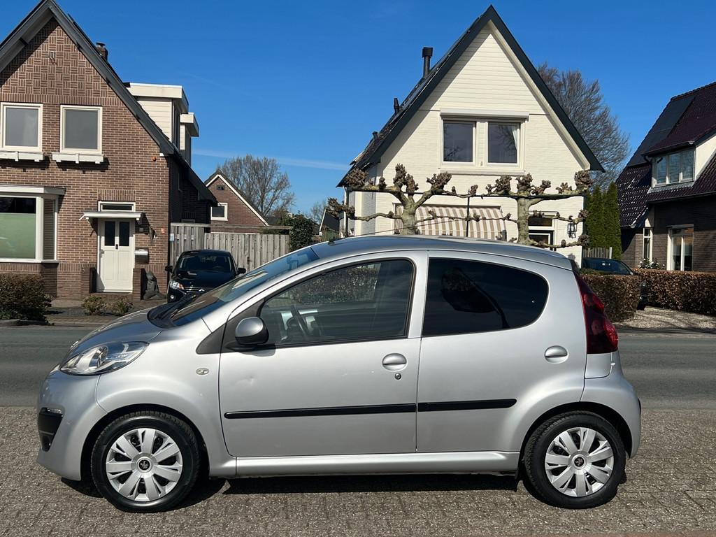 Peugeot 107 1.0 Exclusive 72.000 km Onderhoudboekjes, Voorwielaandrijving, Euro 5, Stof, Gebruikt