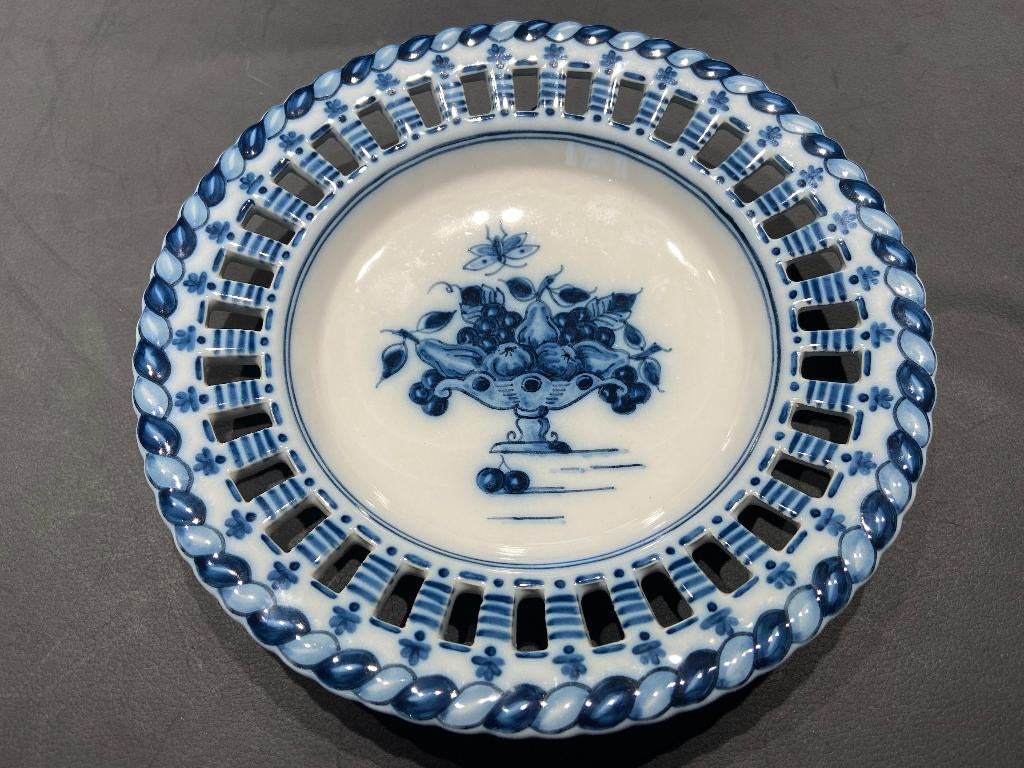 Royal Makkum Plate "Ajour" Blue Model 1, Ophalen of Verzenden