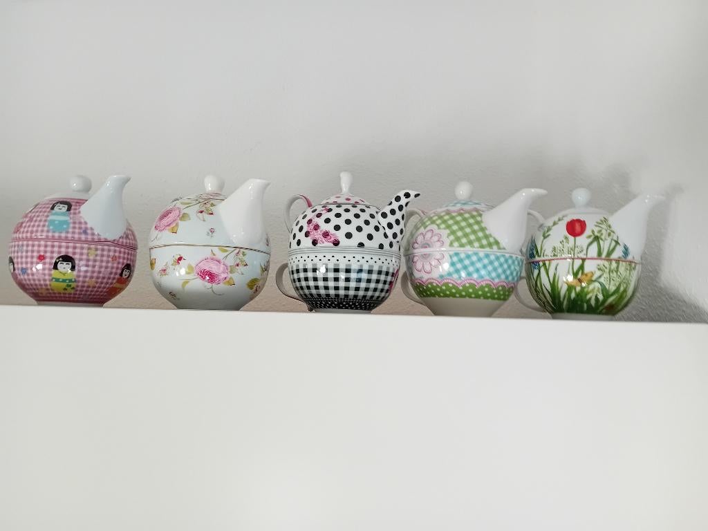 Theepotje met kopje eronder, Ophalen, Zo goed als nieuw