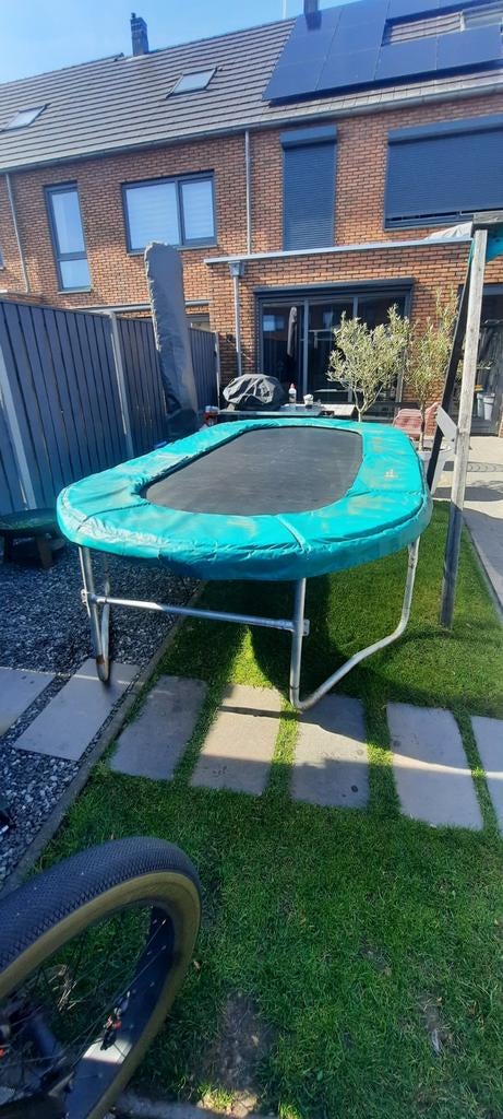 Ovale trampoline, Ophalen, Gebruikt