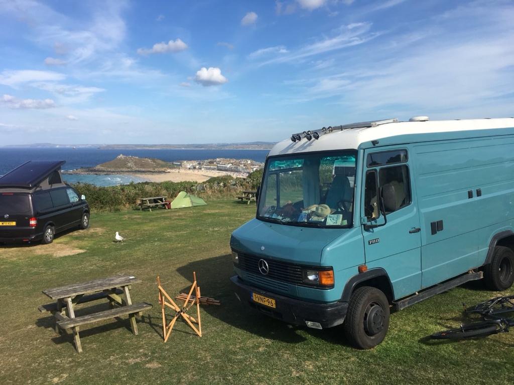 Mercedes benz 711D camper, Caravans en Kamperen, Campers, Buscamper of Camperbus, Koelkast, Tot en met 2, Mercedes-Benz