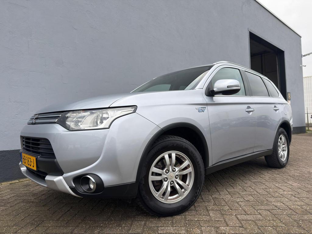 Mitsubishi Outlander 2.0 PHEV Business Edition - Trekhaak, 4 cilinders, Met garantie (alle), Vierwielaandrijving, Hybride Elektrisch/Benzine
