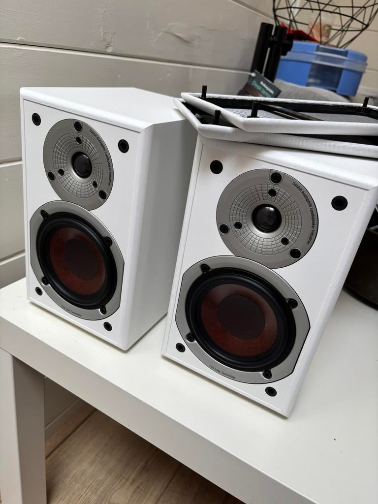 2x Dali Spektor 1 speakers wit, Audio, Tv en Foto, Luidsprekers, Overige merken, Gebruikt, Ophalen of Verzenden, 60 tot 120 watt