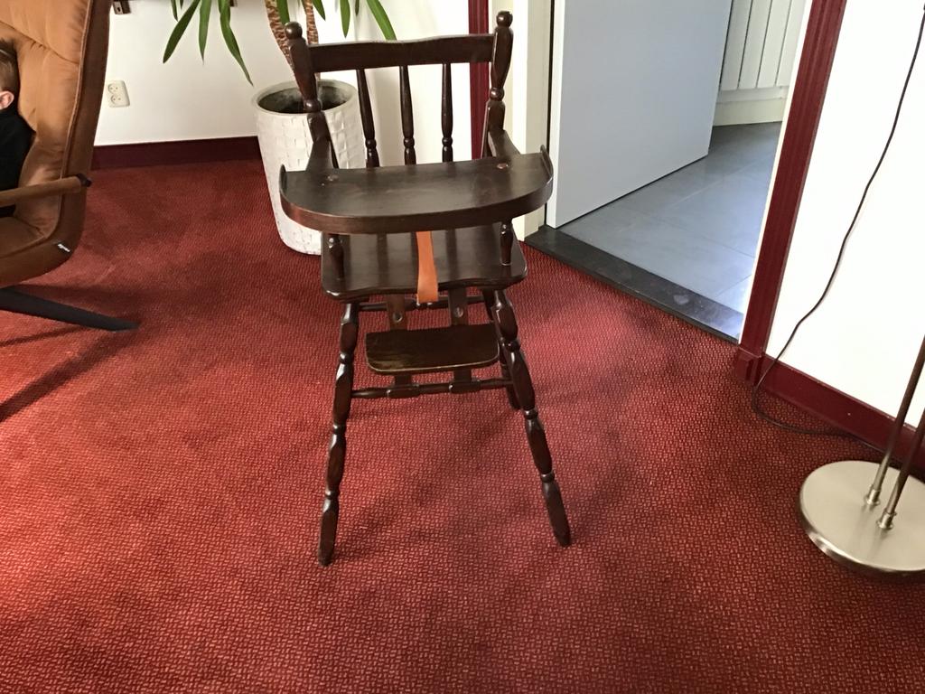Mooie houten tafelstoel in prima staat, Ophalen of Verzenden, Gebruikt, Overige typen, Aanschuifbaar