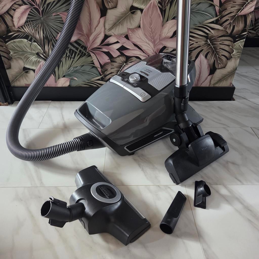 Miele Blizzard CX1 Cat & Dog Flex stofzuiger zonder zak, Ophalen, Zo goed als nieuw, Reservoir, Stofzuiger