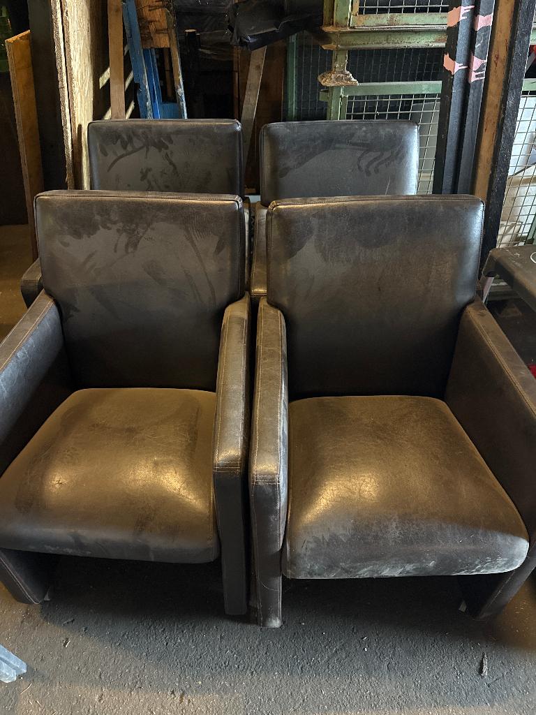 Fauteuils, 4 op wieltjes, Ophalen, Gebruikt, Twee