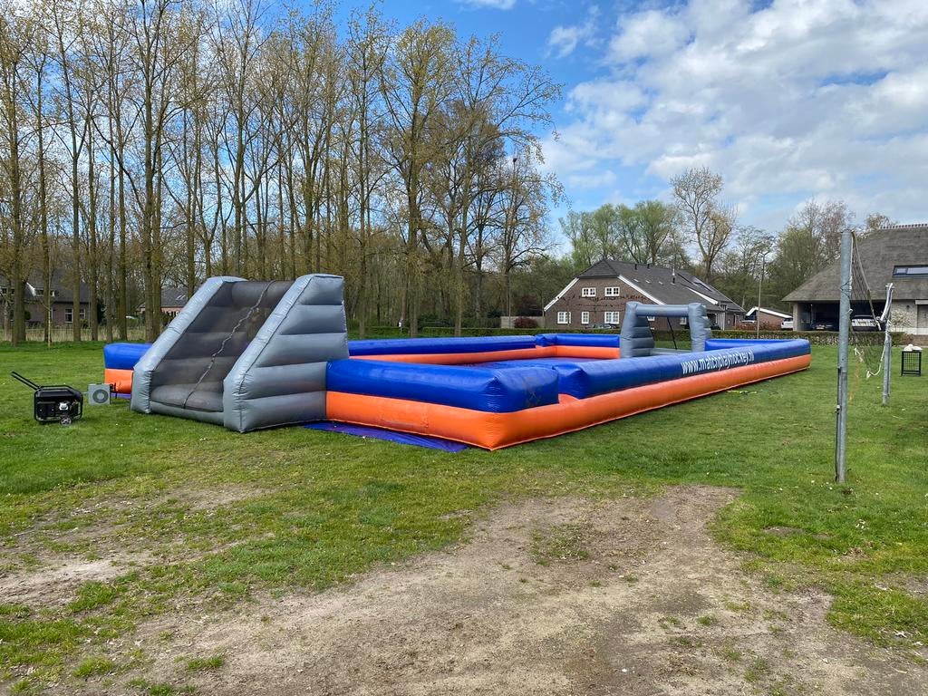 Opblaasbare voetbalboarding (voetbalveld) te huur / huren, Ophalen, Zo goed als nieuw, Overige