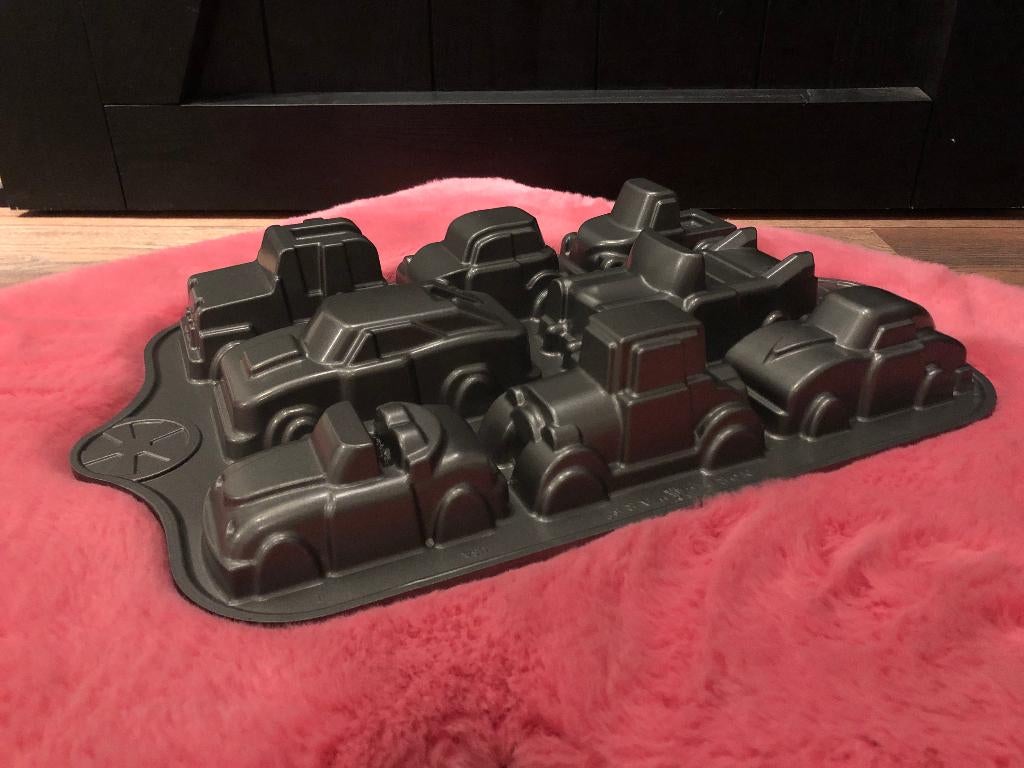 Nordic Ware | Sweet rides | Classic Cars, Ophalen of Verzenden, Zo goed als nieuw, Cupcakes, Bakvorm