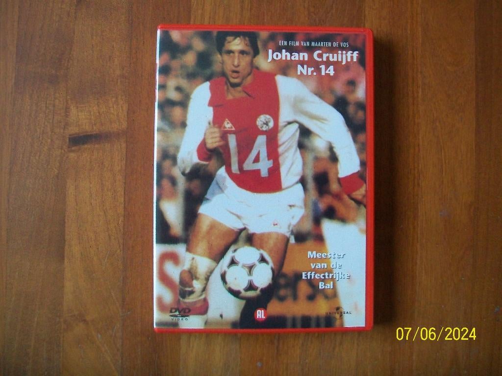 DVD Johan Cruyff - nummer 14, Verzamelen, Verzenden, Zo goed als nieuw, Ajax, Overige typen