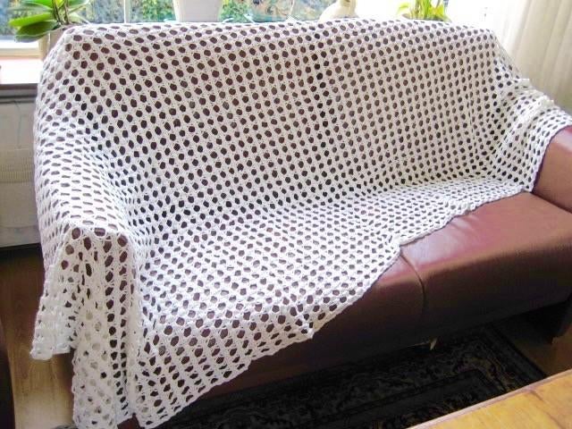 'WIT GEHAAKT KATOENEN EXTRA GROOT KLEED/SREI, Antiek en Kunst, Ophalen of Verzenden