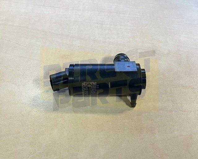 Toyota Hilux (6/16-6/20) pomp ruitenwisserreservoir (2017) O, -, -, Nieuw, Ophalen of Verzenden