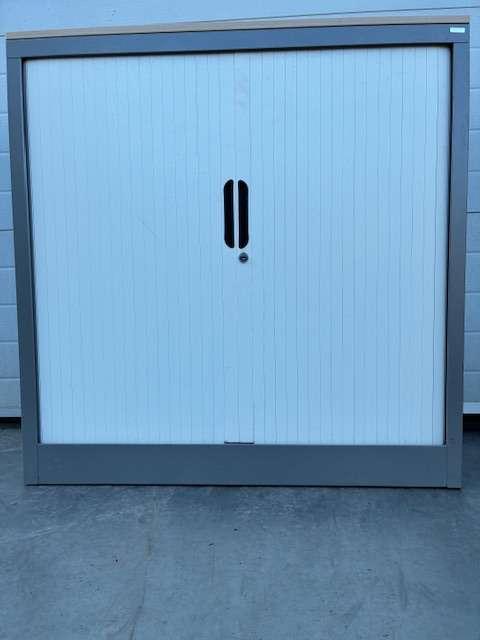 Roldeurkasten laag en smal