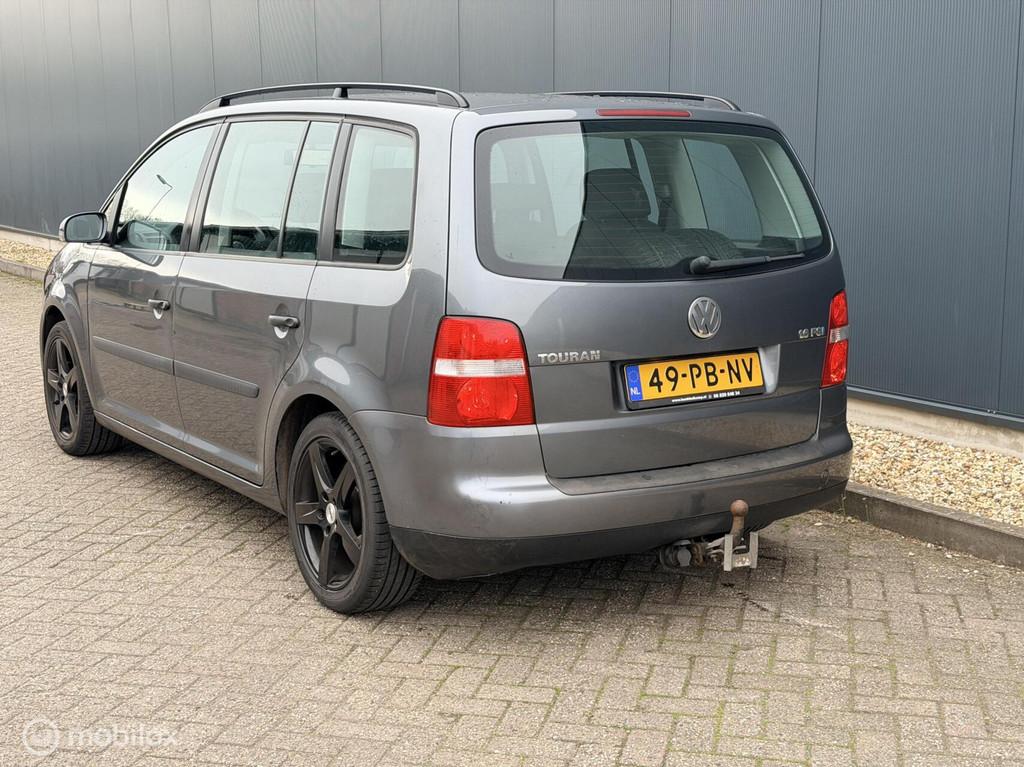 Volkswagen Touran 1.6-16V FSI NAP/APK/AIRCO, Voorwielaandrijving, Gebruikt, 116 pk, Handgeschakeld