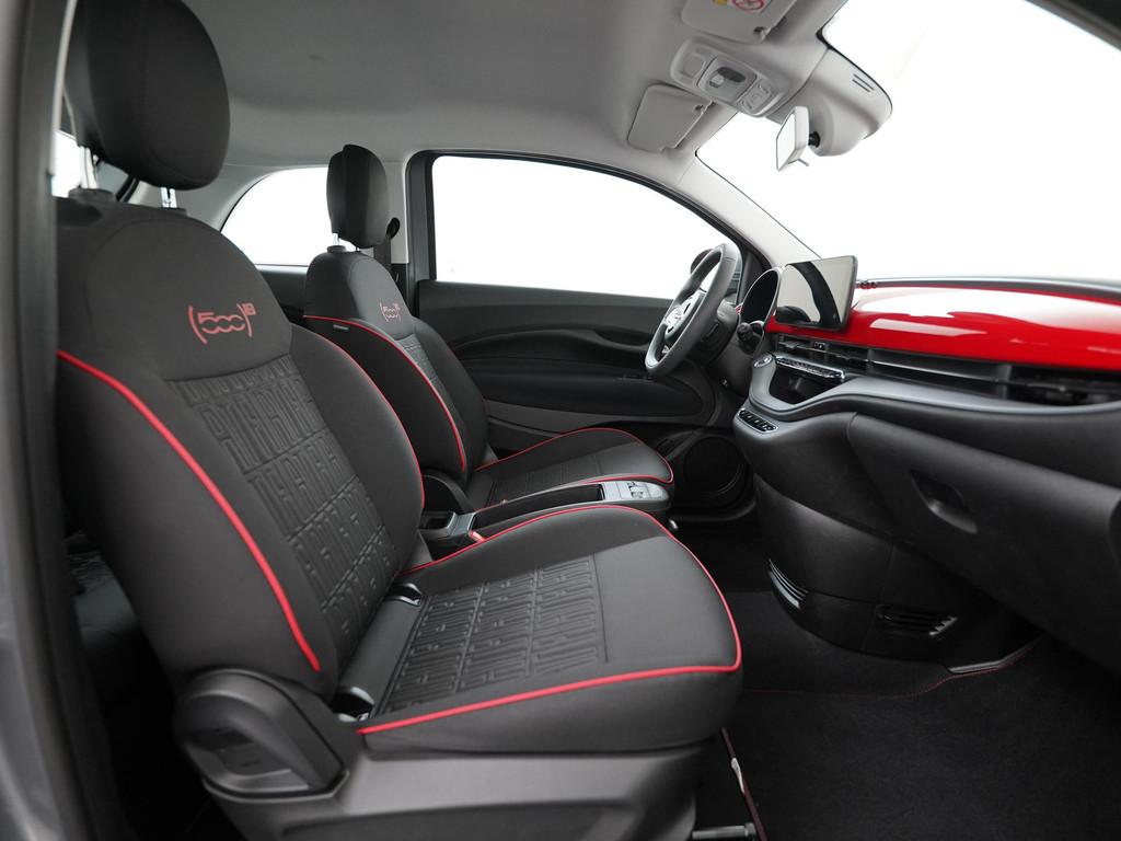 Fiat 500e RED 24kWh | Digital Cockpit | Navigatie | Apple/An, 12 maanden, Stof, Gebruikt, 95 pk