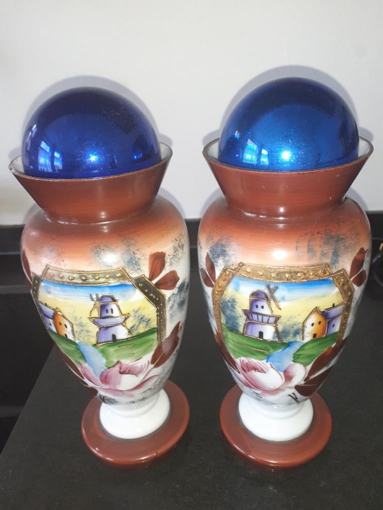 Antieke vazen borden, Ophalen