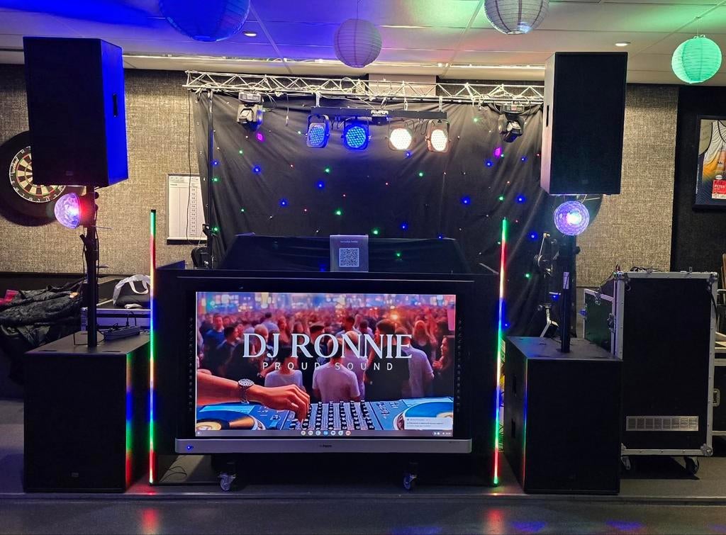 Groot TV Scherm / Digibord (DJ Ronnie), Overige merken, Ophalen of Verzenden, 100 cm of meer, Full HD (1080p)