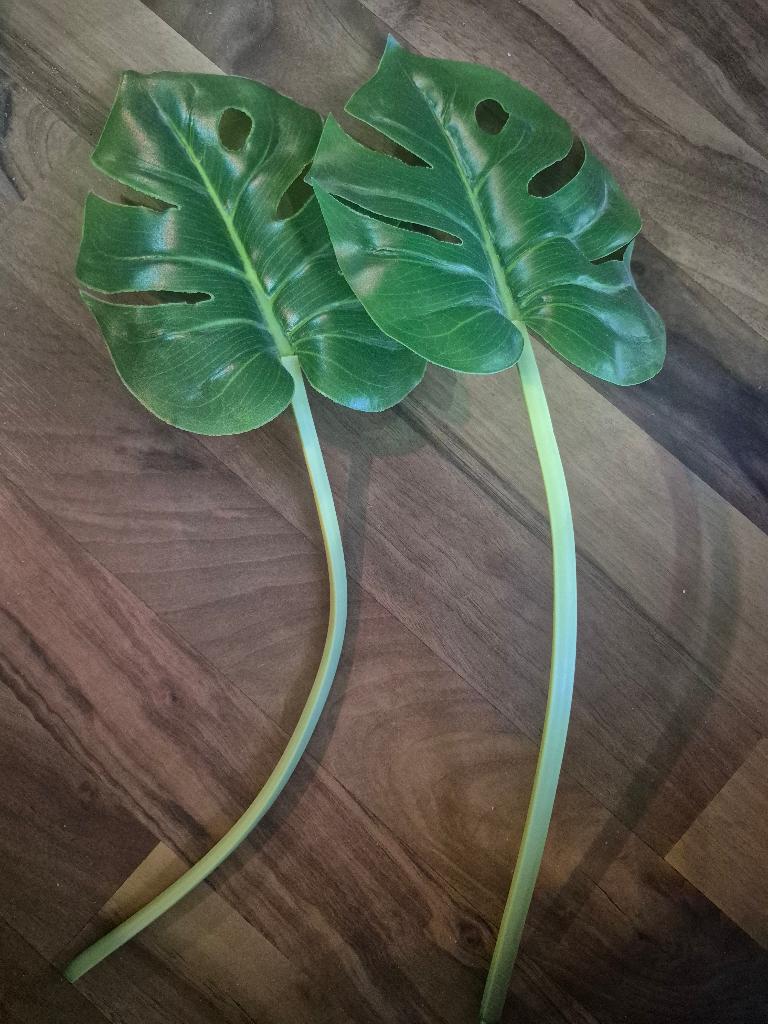 Twee nep bladeren, Ophalen of Verzenden, Nieuw