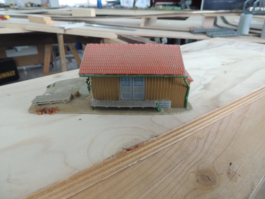 huisje ho, Hobby en Vrije tijd, Modeltreinen | H0, Overige merken, Gelijkstroom of Wisselstroom, Brug, Tunnel of Gebouw, Ophalen of Verzenden