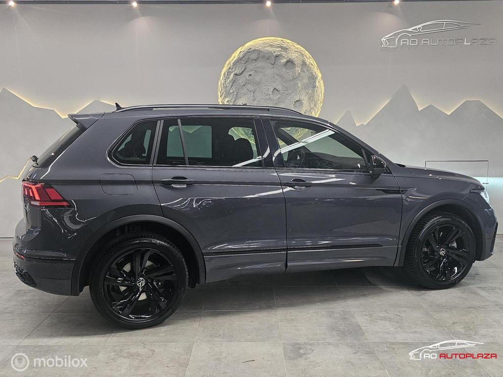 Volkswagen Tiguan 1.4 TSI eHybrid R-Line Panorama/Keyless/Tr, 1716 kg, Zwart, 4 cilinders, Hybride Elektrisch/Benzine