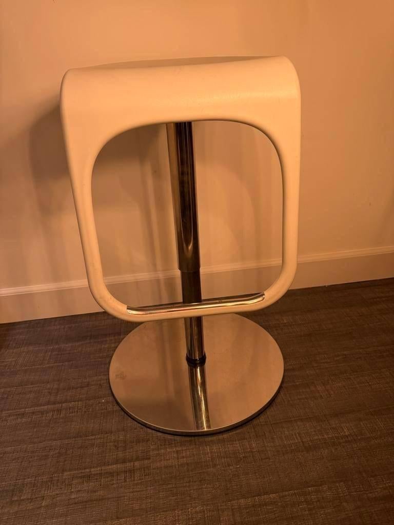 Verstelbare design kruk, Huis en Inrichting, Ophalen, In hoogte verstelbaar, Gebruikt, Hout