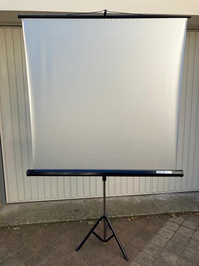 Projectiescherm, Ophalen, Handmatig, Gebruikt