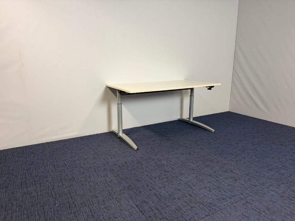 Bureau Palmberg (slinger) - wit blad - 140 x 80 cm., Ophalen, In hoogte verstelbaar, Gebruikt, Computerbureau