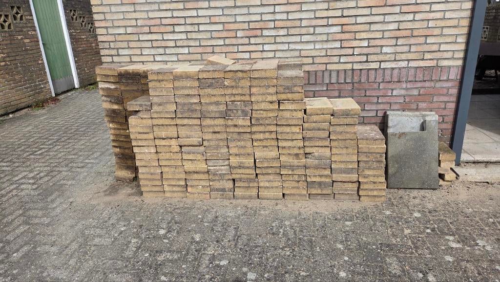 GRATIS GRATIS tuintegels 20- 25m2, Ophalen, Gebruikt, Beton, Terrastegels
