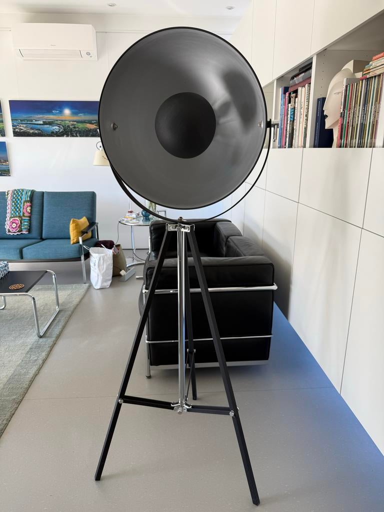 MADE CHICAGO staande vloerlamp - Zo goed als nieuw, Huis en Inrichting, Lampen | Vloerlampen, Ophalen, Zo goed als nieuw, Metaal