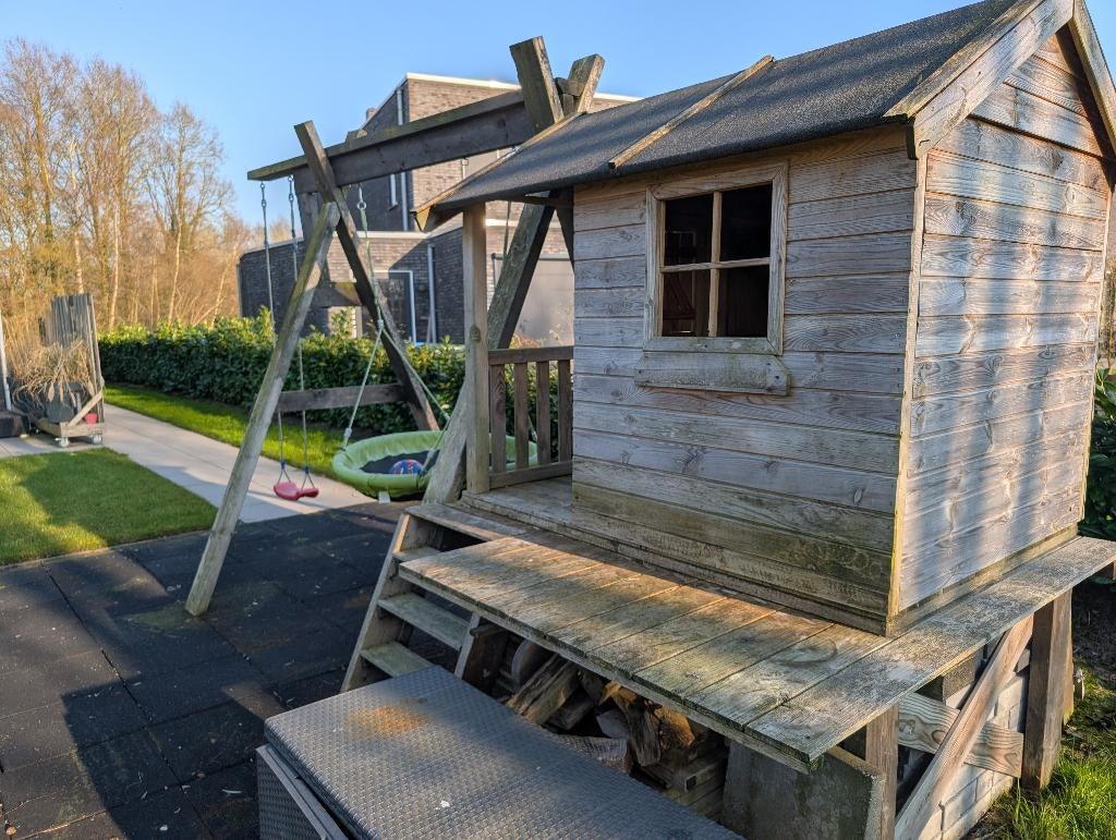 Kinderhuisje met twee schommels, Ophalen, Gebruikt, Overige typen