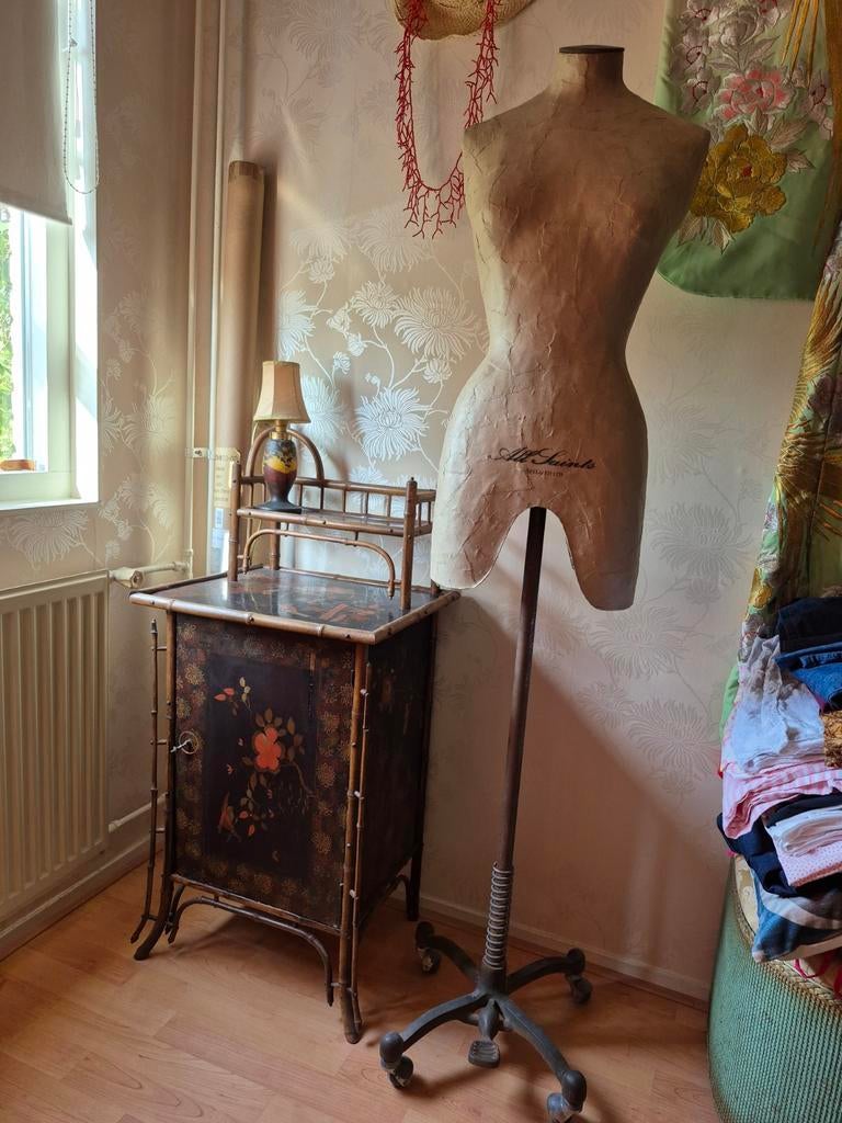 Brocante paspop All Saints, Antiek en Kunst, Curiosa en Brocante, Ophalen