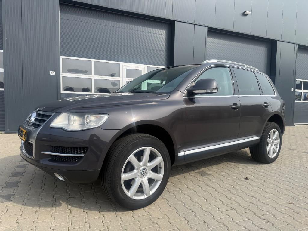 Volkswagen TOUAREG 2.5 TDI HIGHLINE, Auto's, Gebruikt, Navigatiesysteem, Bedrijf, Diesel