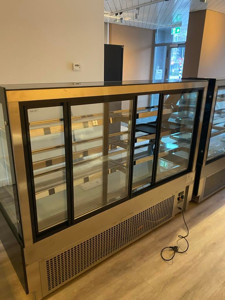Nieuwe Gekoelde Vitrine met LED-verlichting 140cm, Ophalen, Nieuw zonder verpakking, Koelen en Vriezen