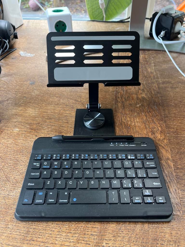 Universele Tablet Standaard met Bluetooth Toetsenbord, Ophalen of Verzenden, Zo goed als nieuw, 10 inch, Overige typen