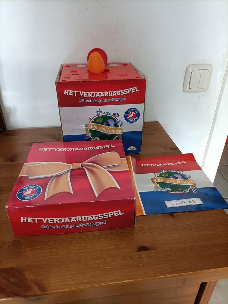 Ik hou van Holland Het verjaardagsspel DE BOM, Ophalen of Verzenden, Zo goed als nieuw