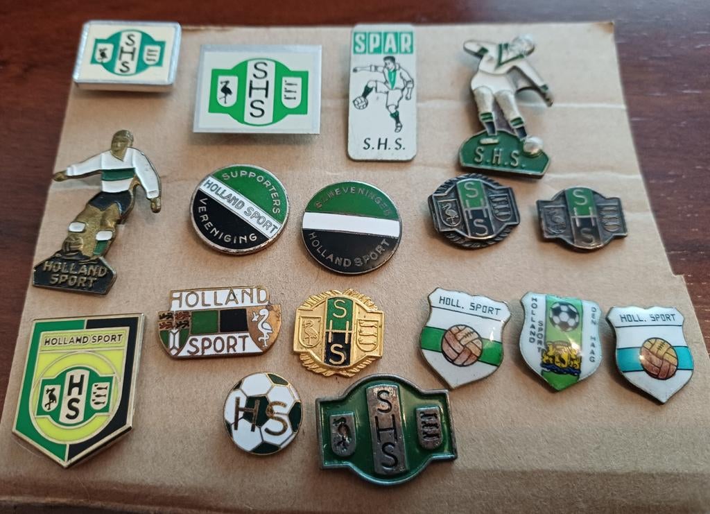 Holland Sport speldjes voetbal, Verzamelen, Speldjes, Pins en Buttons, Ophalen of Verzenden, Gebruikt, Sport