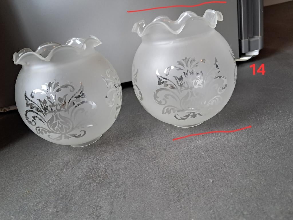 2 vintage glazen lampenkappen, Gebruikt, Barok, Overige kleuren, Rond