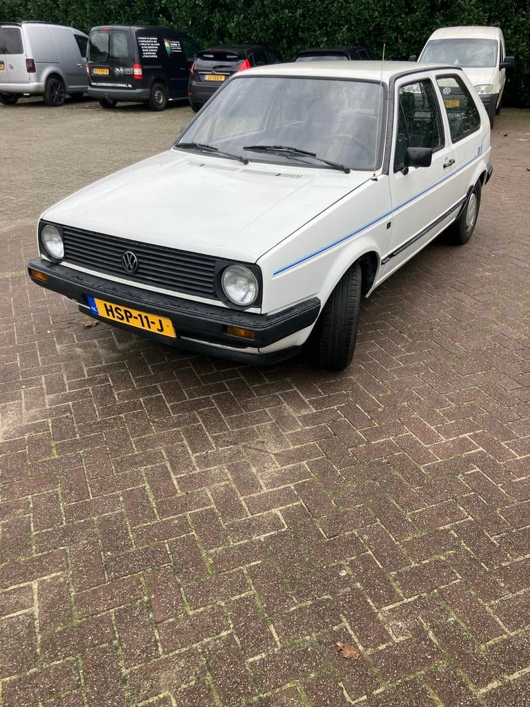 Volkswagen Golf 2 uit 1984 Wit, 450 kg, 74 pk, 800 kg, Wit