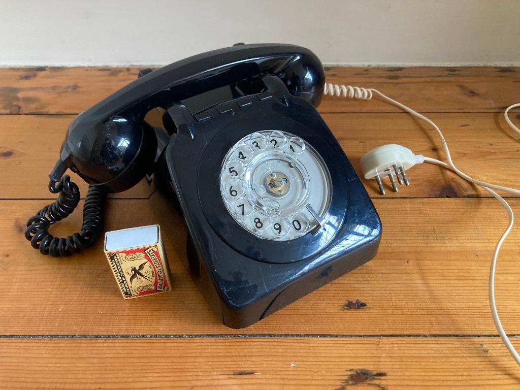 zwart bakeliet PTT telefoontoestel met draaischijf jaren 50, Ophalen of Verzenden, Gebruikt, Met draaischijf