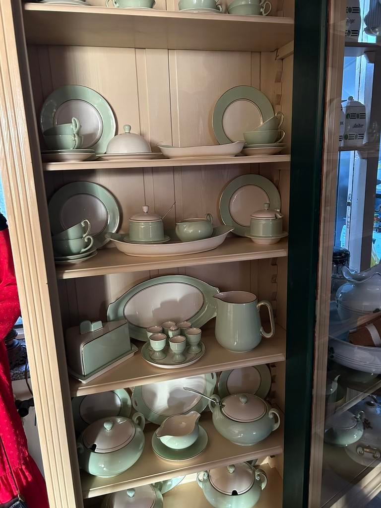 Compleet vintage servies  Mosa Maastricht mintgroen/crème, Antiek en Kunst, Antiek | Servies compleet, Ophalen