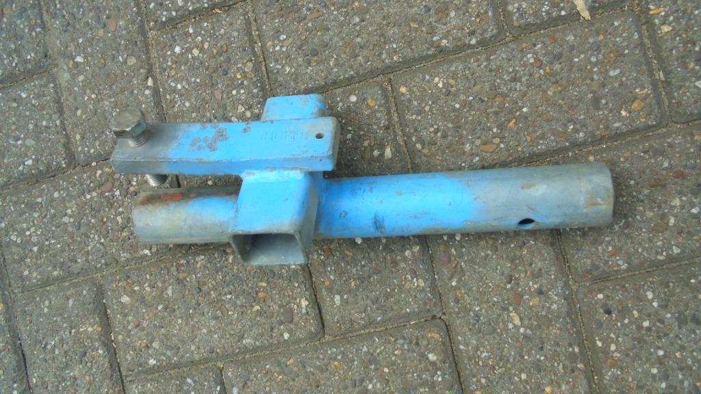 ca 370 gebruikte damwandbeugels voor valbeveiliging, Ophalen, Gebruikt