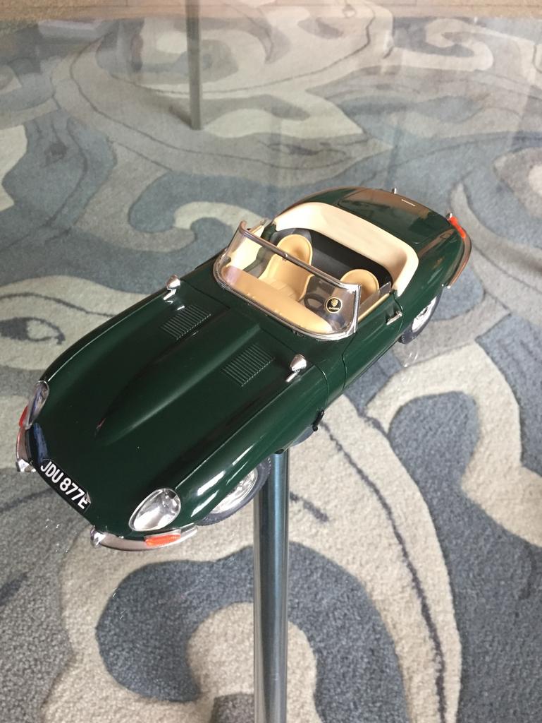 Jaguar E (1961) Bburago modelauto groen, Hobby en Vrije tijd, Modelauto's | 1:18, Zo goed als nieuw, Auto, Bburago, Ophalen of Verzenden